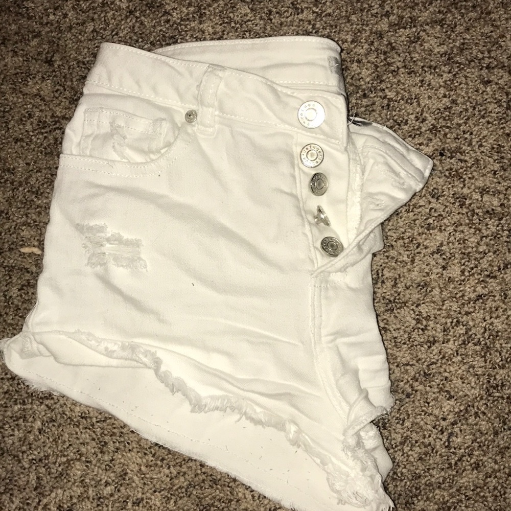 size 6 distressed white shorts